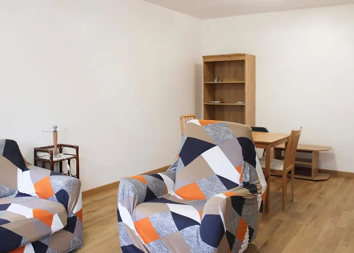 Bright Just Steps From The Park *